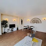 Apartment T3 En Hyper-centre Metro A 2 Pas *